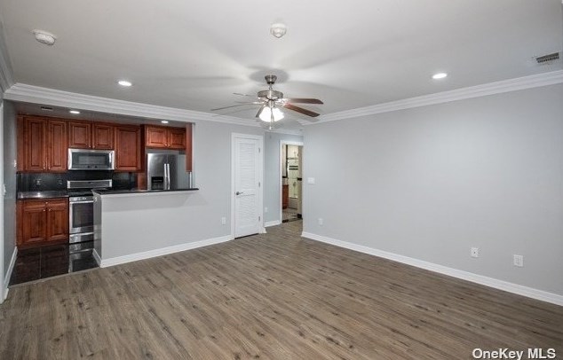 100 Vista View Dr #2107, Farmingville, NY 11738