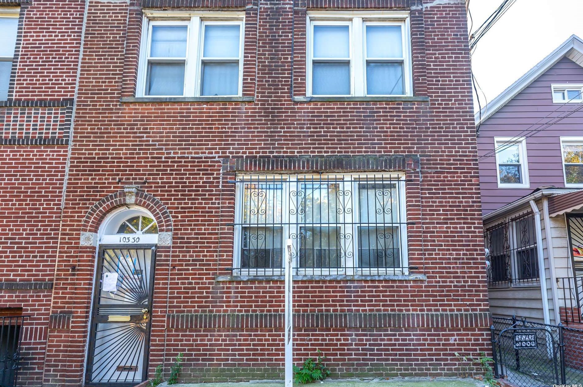 103-30 42nd Ave, Flushing, NY 11368-2849