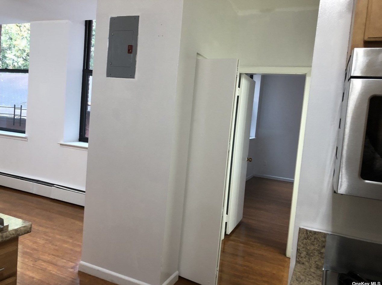 84-10 101st St #2k, Jamaica, NY 11418