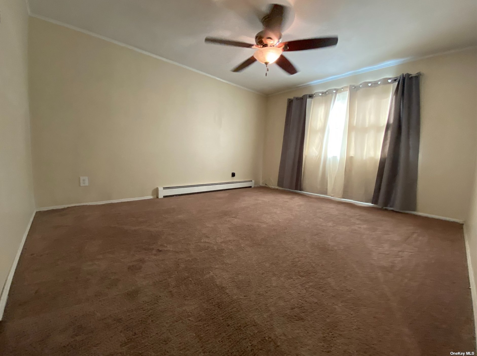 21 Mike Ln, Smithtown NY  11787-2326 exterior