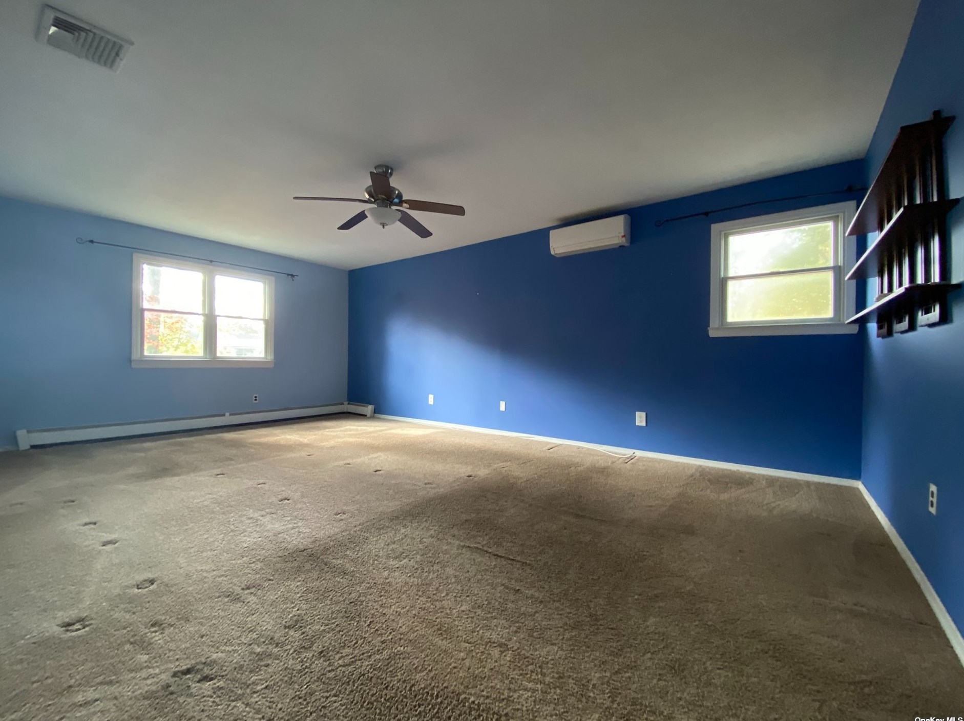 21 Mike Ln, Smithtown NY  11787-2326 exterior