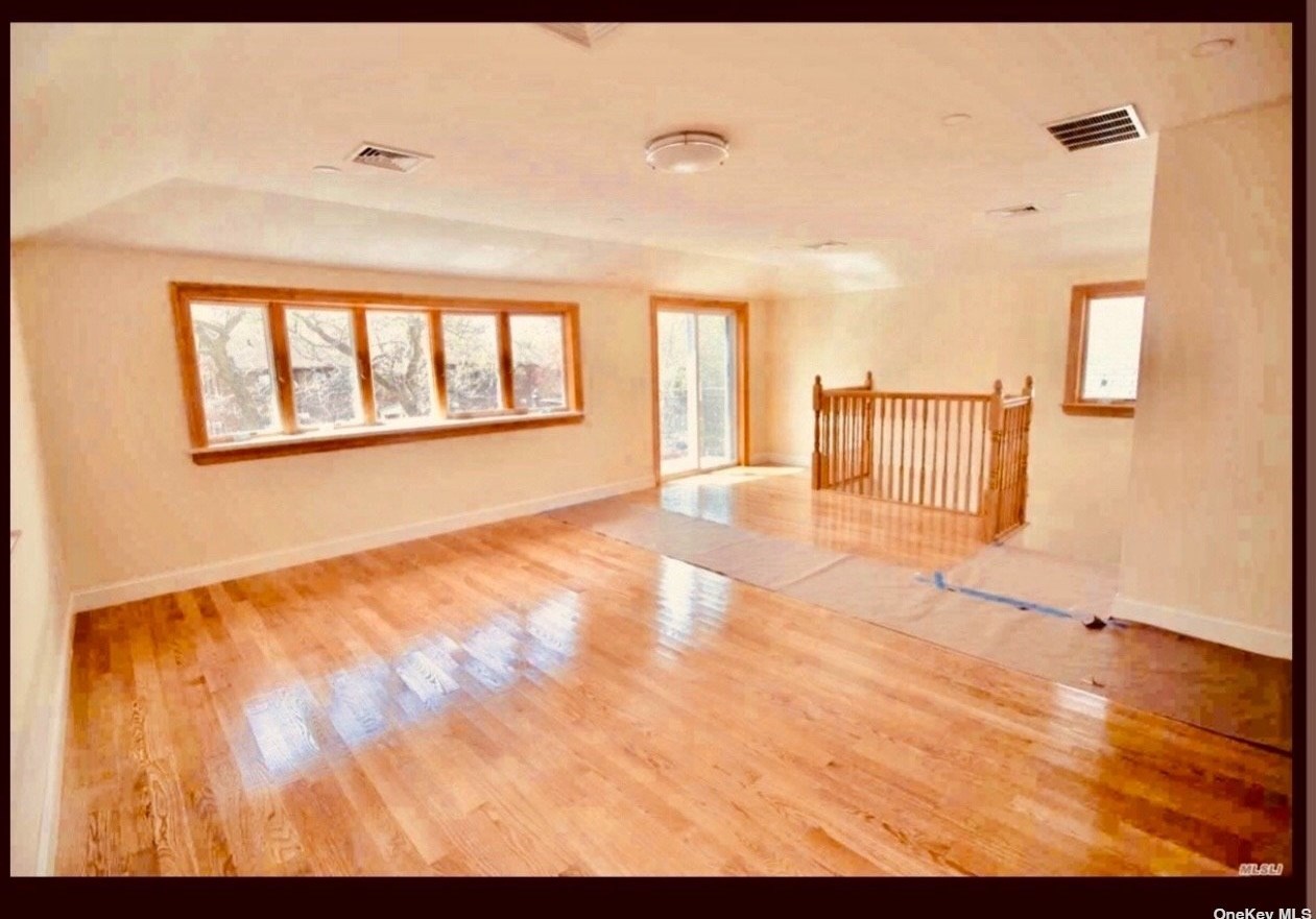245-41 61st Ave ##2fl, Flushing, NY 11362