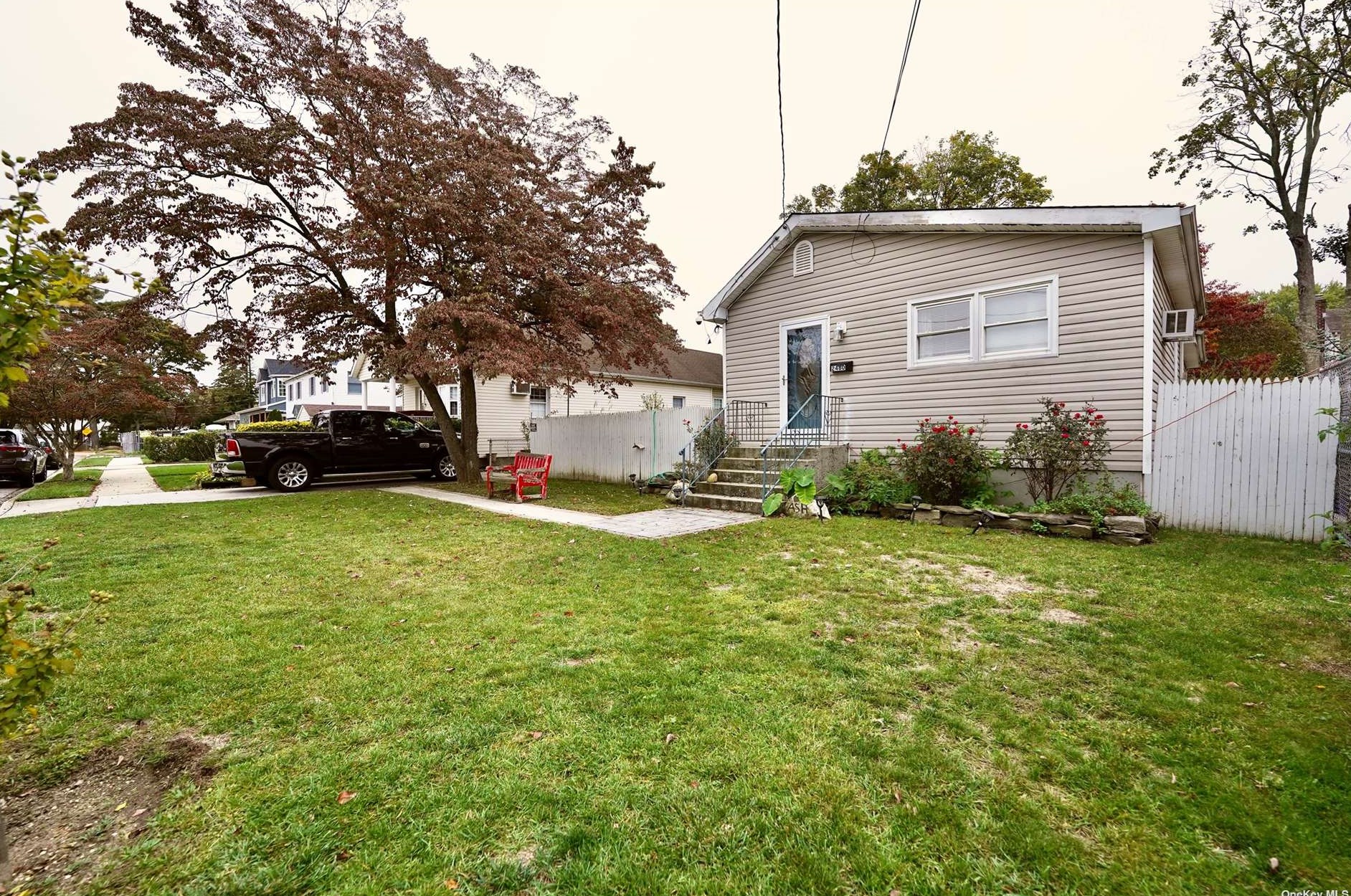 2480 Poppy St, Hempstead, NY 11554-5210