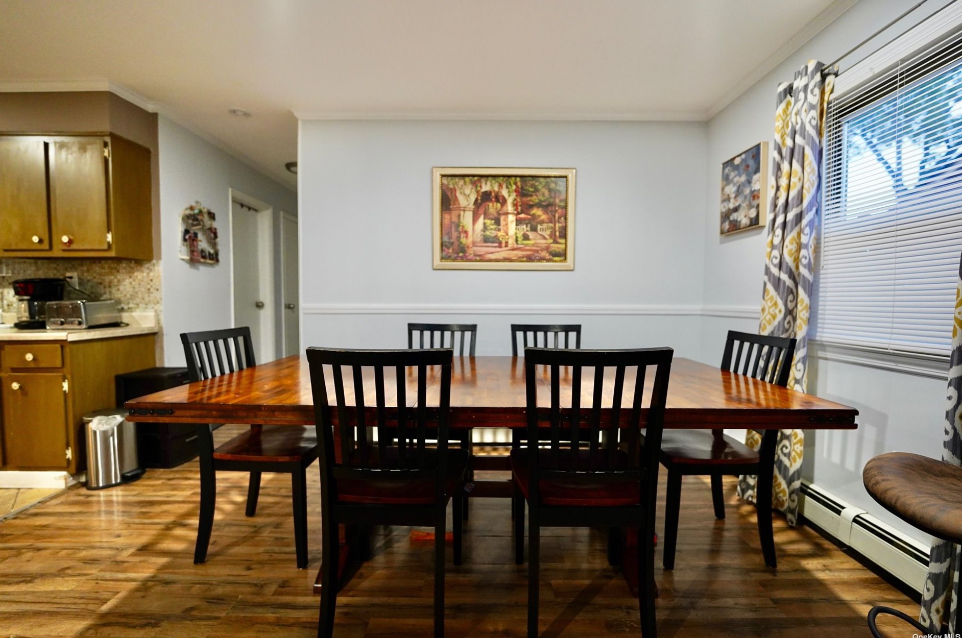2480 Poppy St, Hempstead NY  11554-5210 exterior