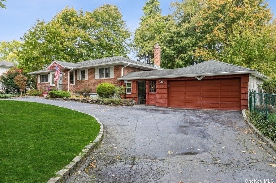 5 Waner St, Commack, NY 11725