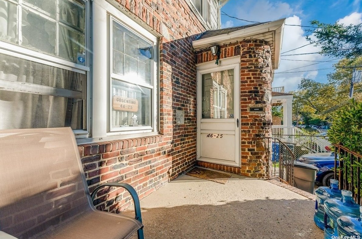 46-25 156th St, Flushing, NY 11355-2753