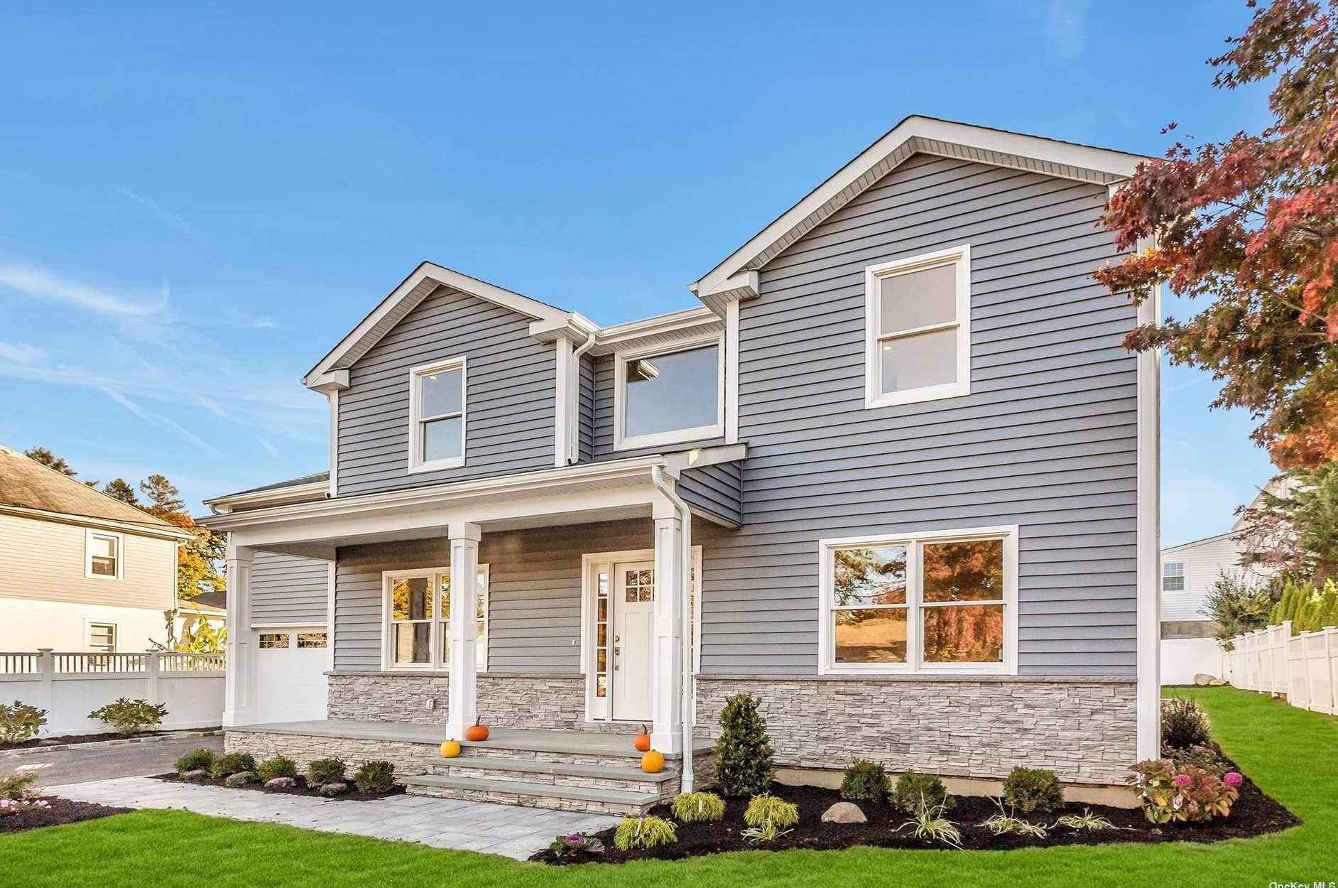 21 Cross St, Matinecock, NY 11560