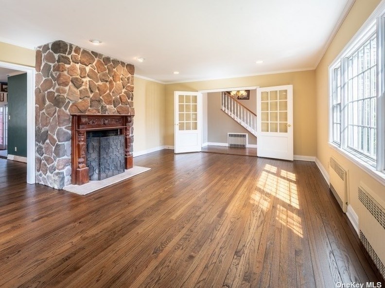181 Bourndale Rd N, North Hills, NY 11030