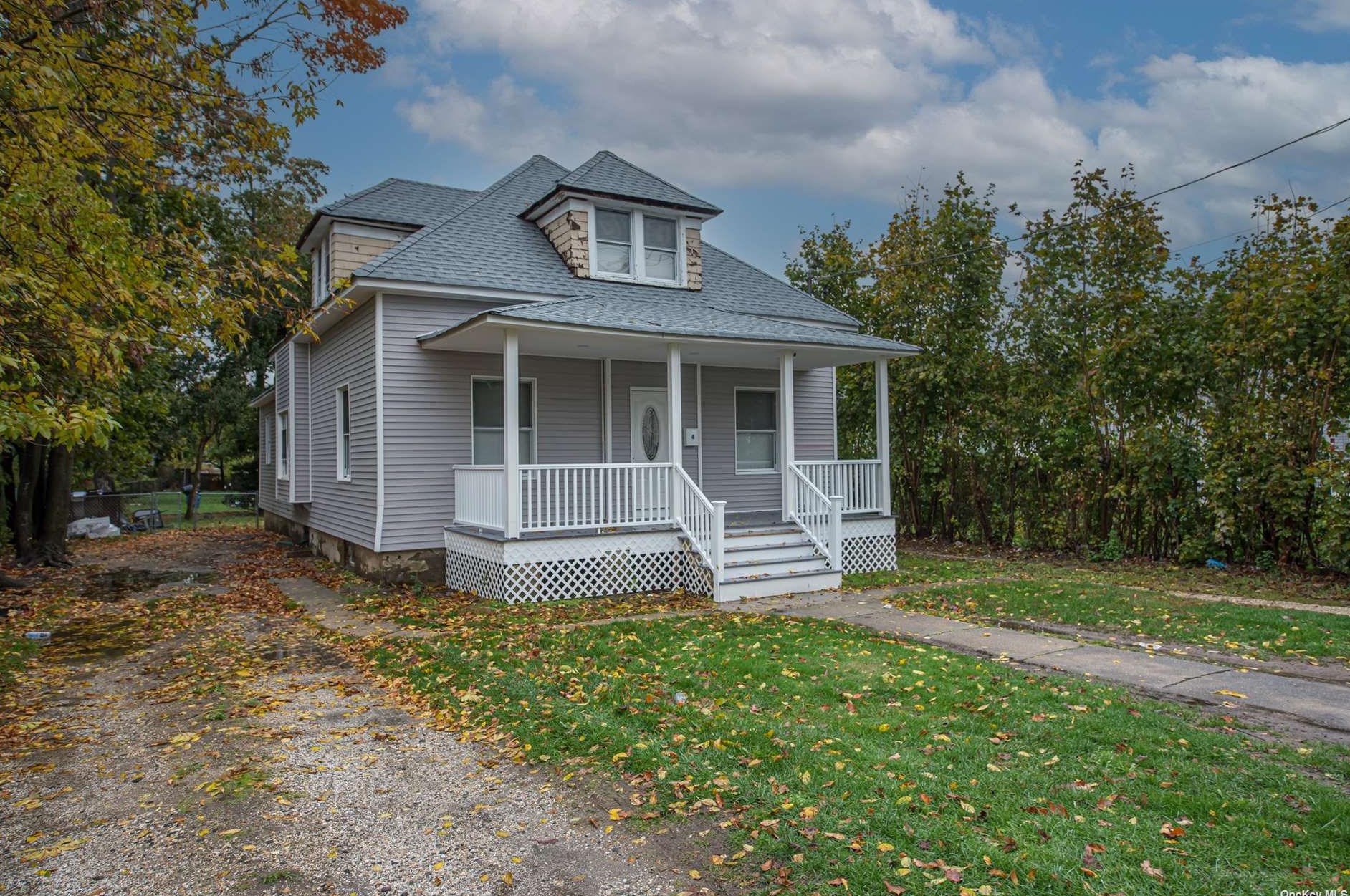 4 Brightside Ave, Central Islip, NY 11722