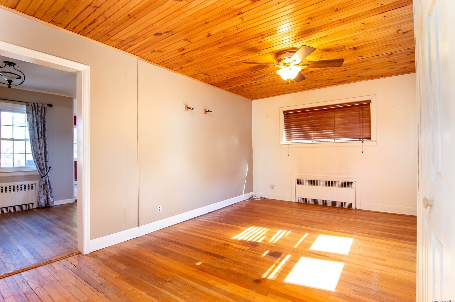 48 Abby Rd, North Merrick, NY 11566-3709