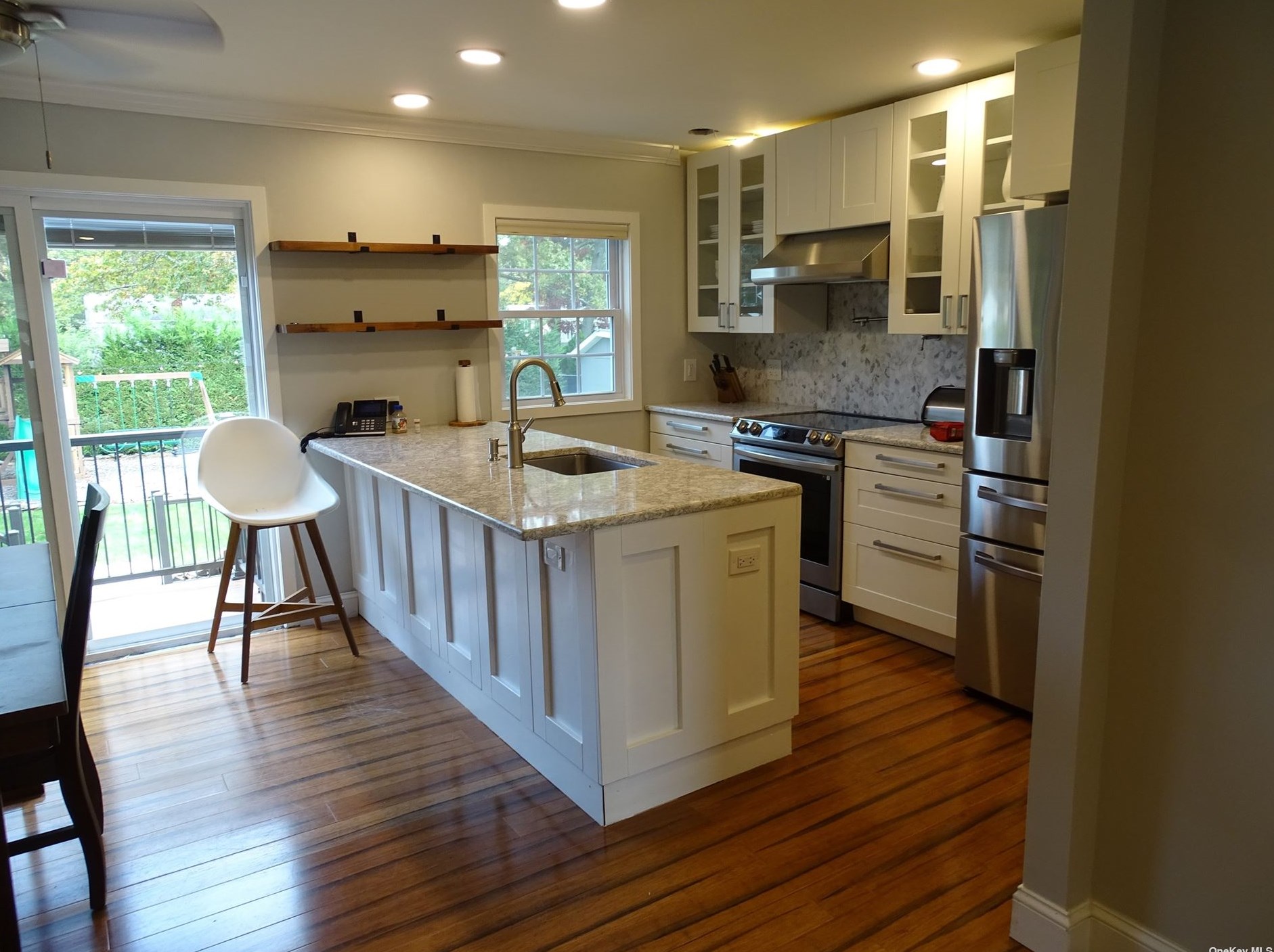 7 Custom Ln, Prt Jefferson Station NY  11776-2709 exterior