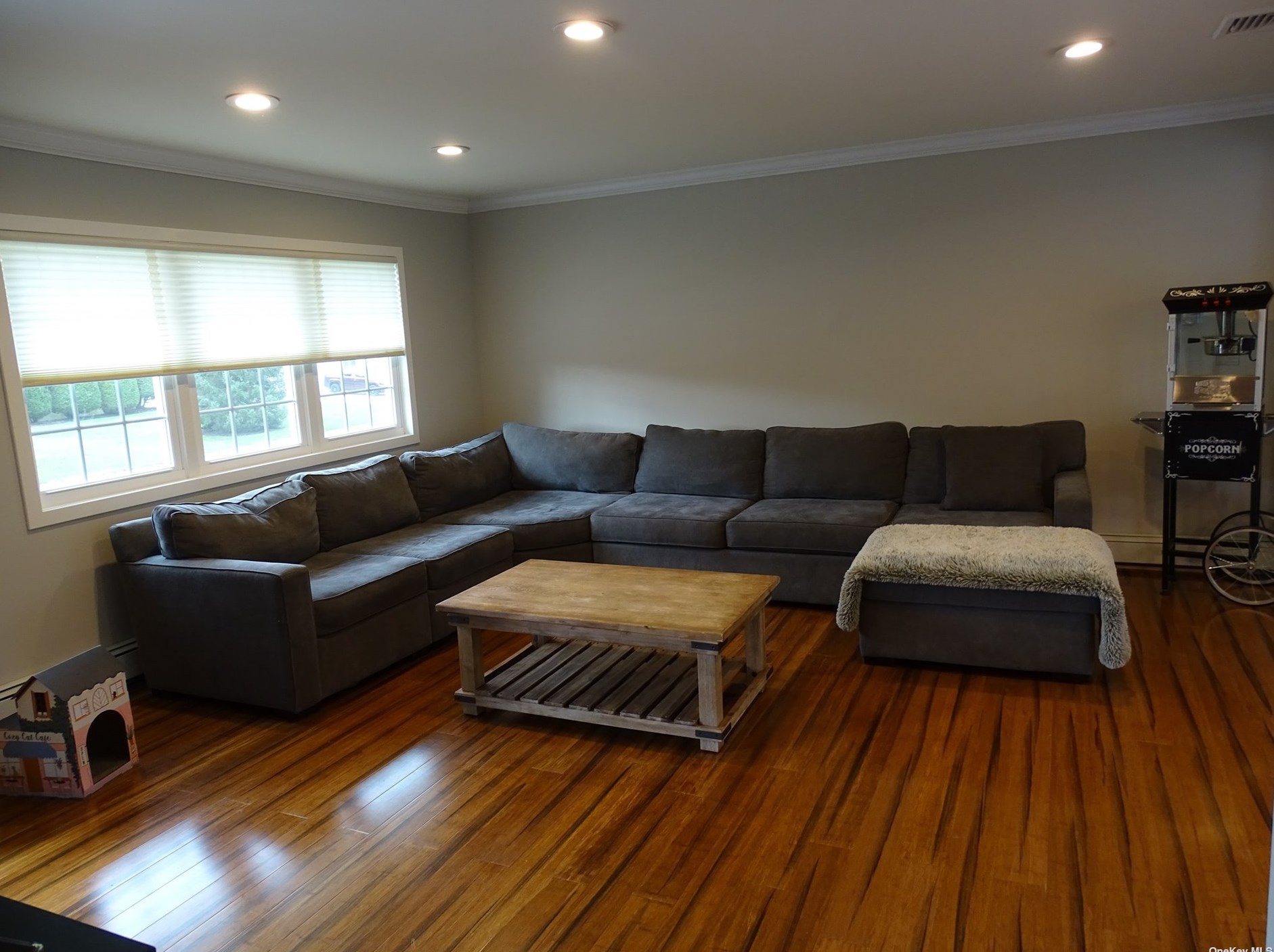 7 Custom Ln, Prt Jefferson Station NY  11776-2709 exterior