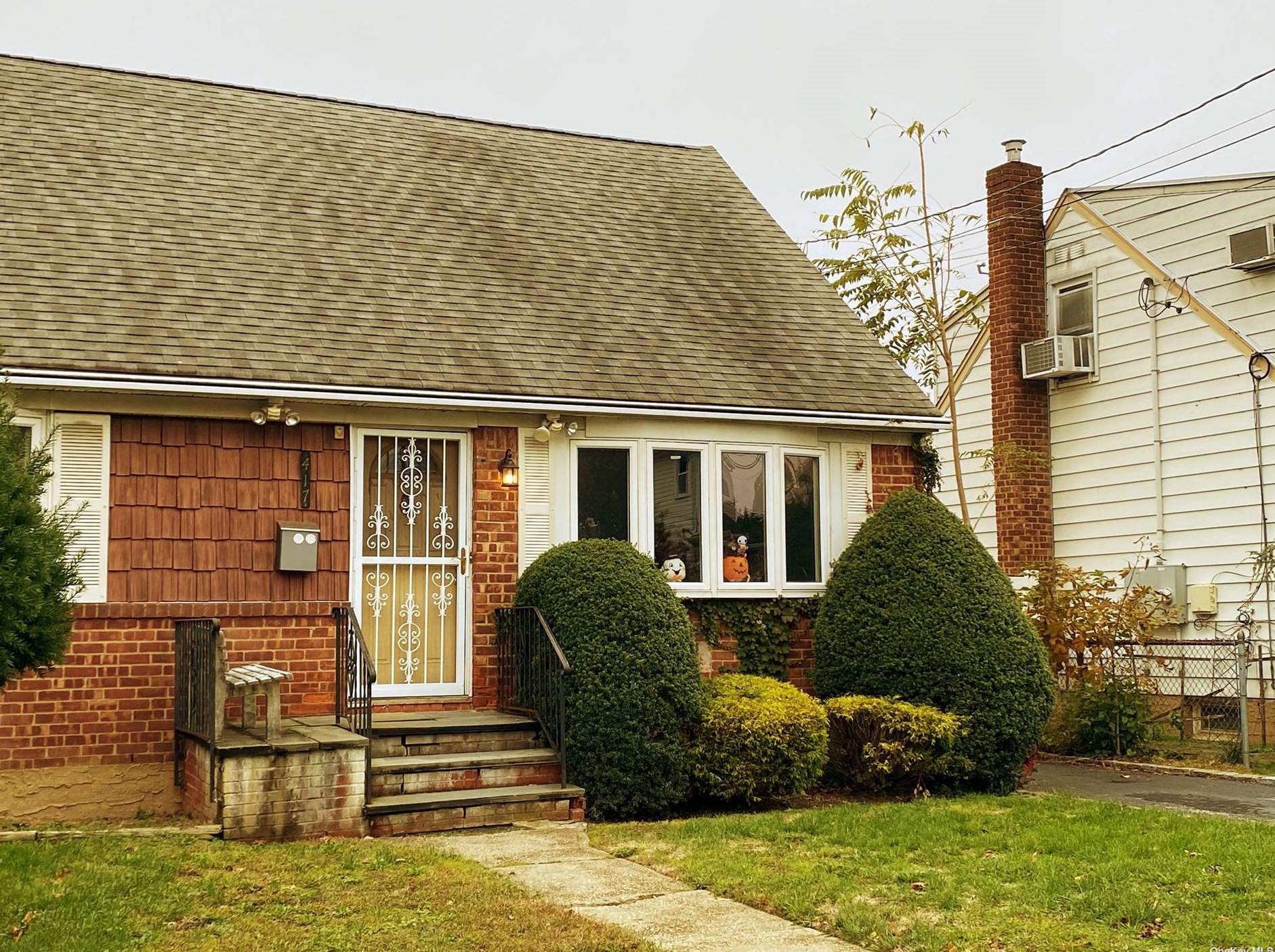 417 Burkhard Ave, Garden City, NY 11501