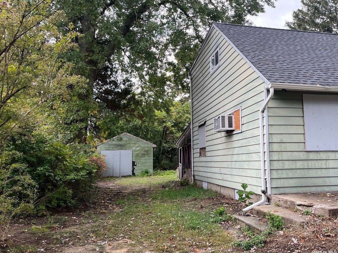 107 Dawn Dr, South Setauket, NY 11720