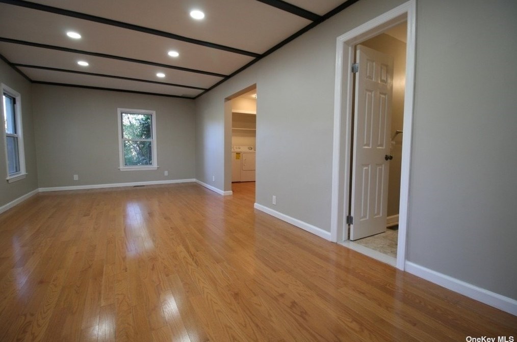 111 Liberty Ave, Prt Jefferson Station, NY 11777-2008