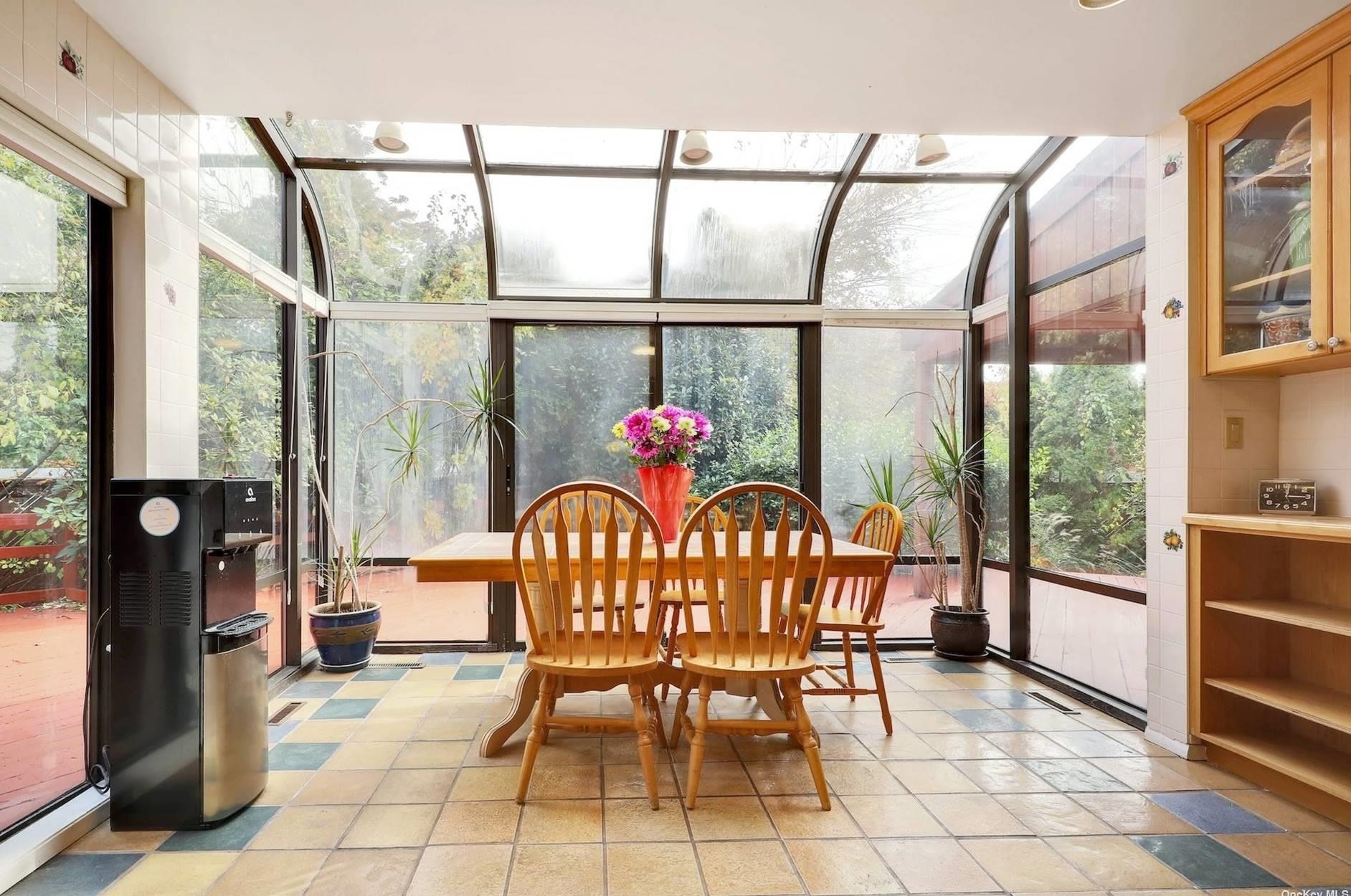 24 Princeton Dr, Syosset NY  11791-6743 exterior