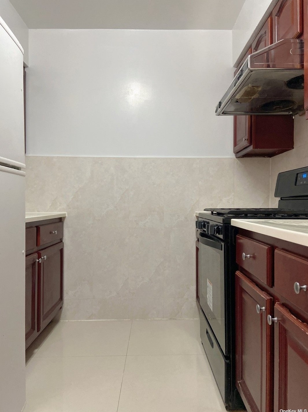 61-11 185th St #3f, Flushing, NY 11365