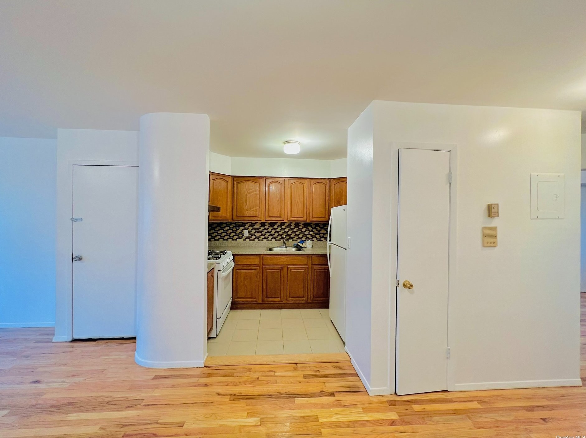 85-07 60th Ave, Flushing NY  11379-3411 exterior