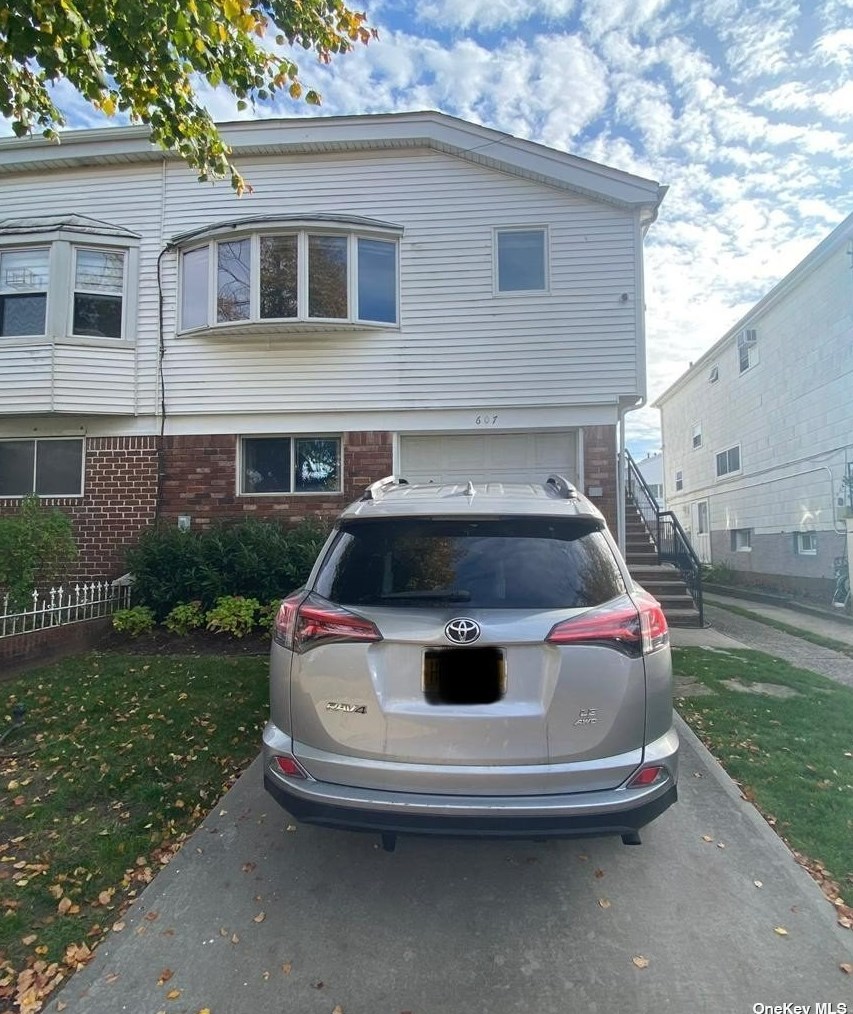 607 Jarvis Ave, Far Rockaway, NY 11691
