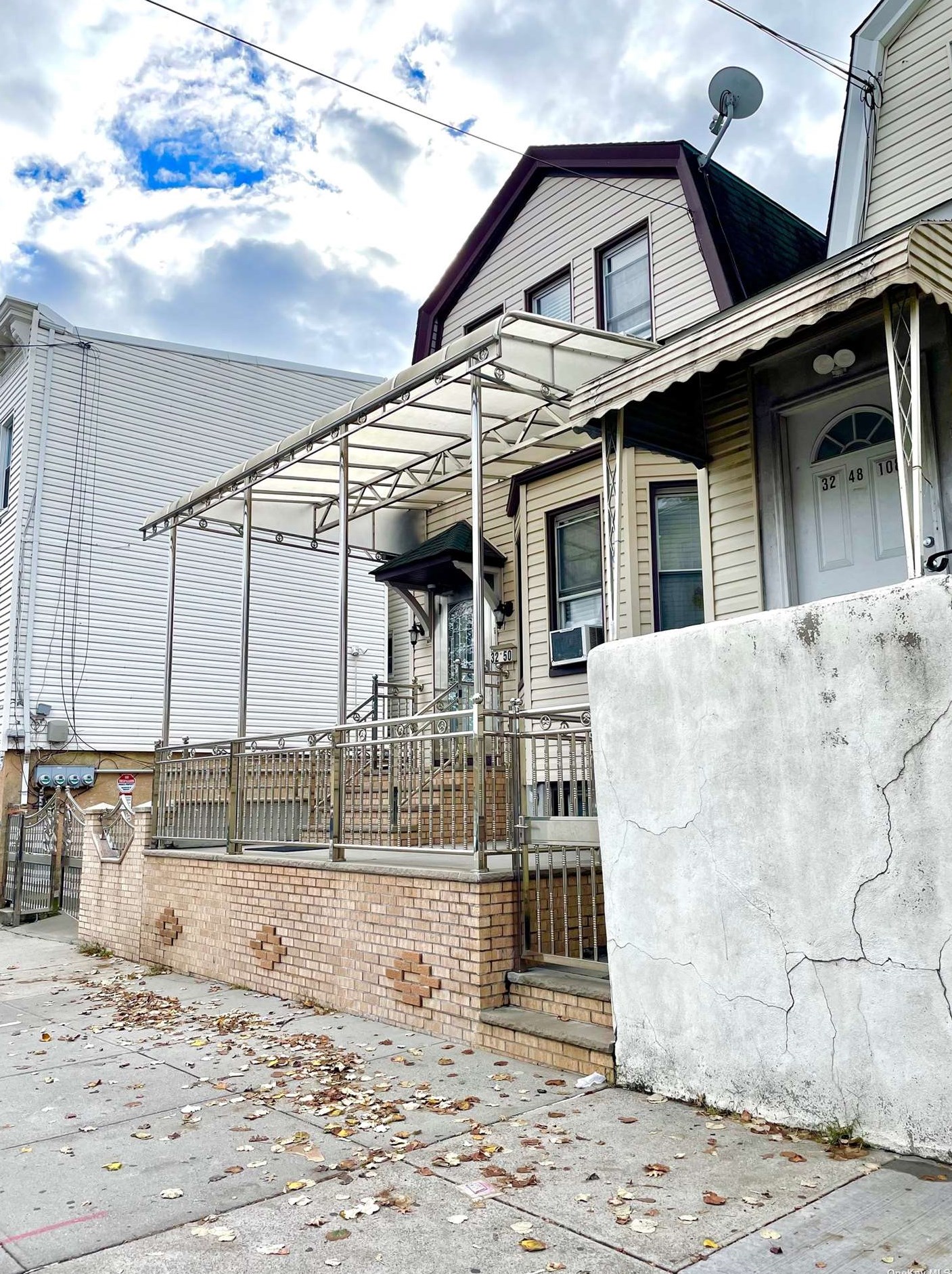 32-48 108th St, Flushing, NY 11369-2524