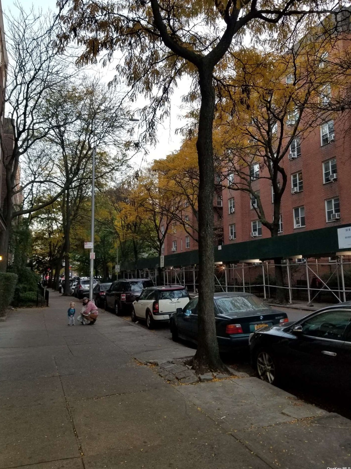 33-16 82nd St, Flushing, NY 11372-1626