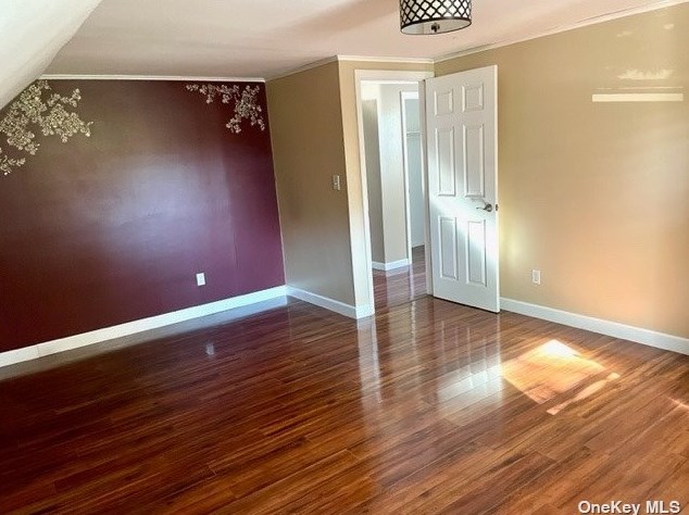 670 Centre Ave, North Lindenhurst, NY 11757