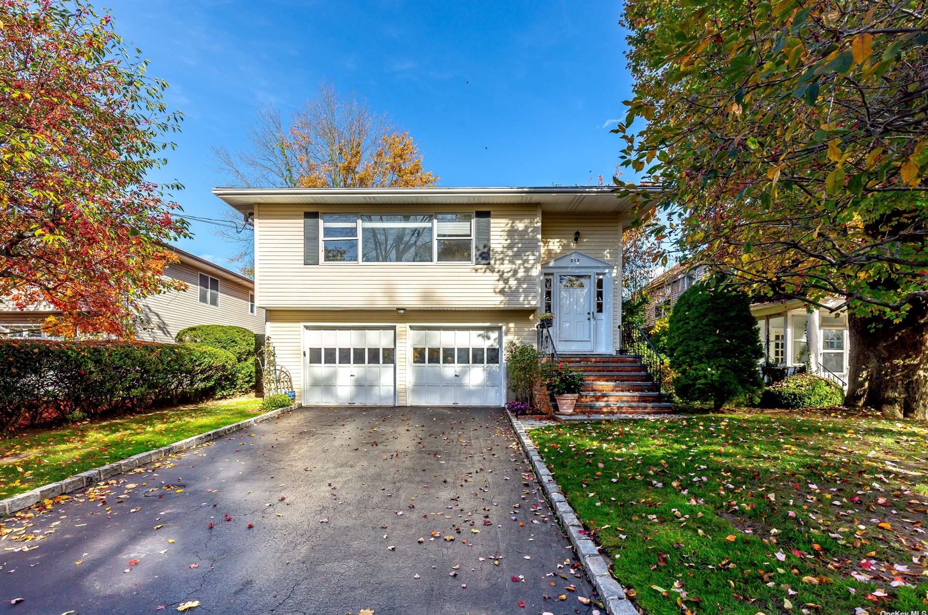 215 Oyster Bay Road, Matinecock, NY 11560