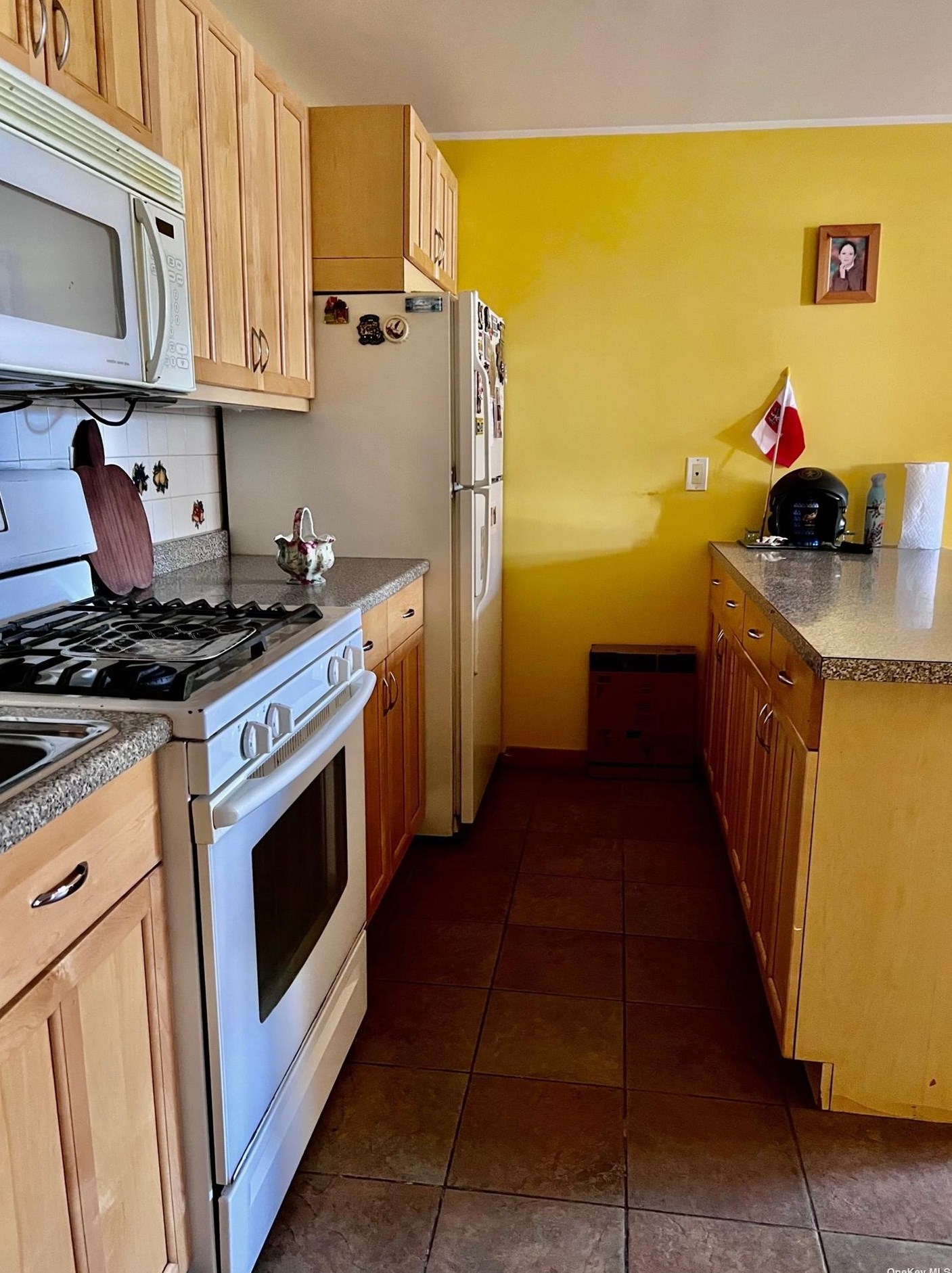 65-18 75th Pl #1, Flushing, NY 11379