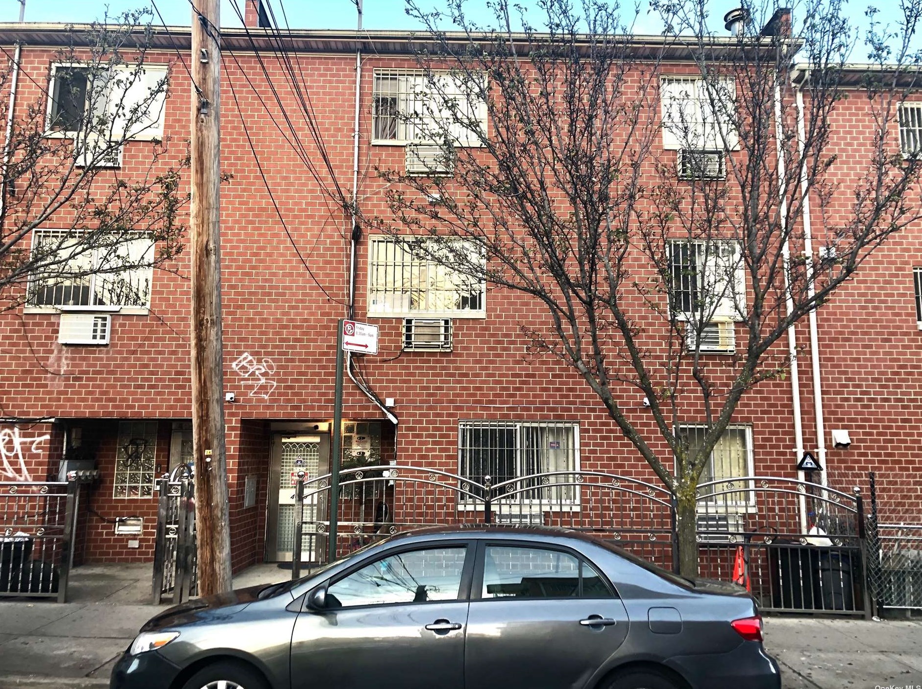 40-29 102nd St, Flushing, NY 11368-1323