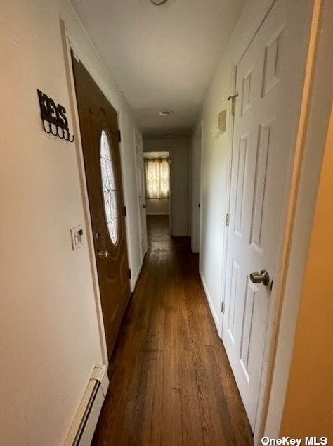 38 Old Post Rd, Strongs Neck, NY 11733
