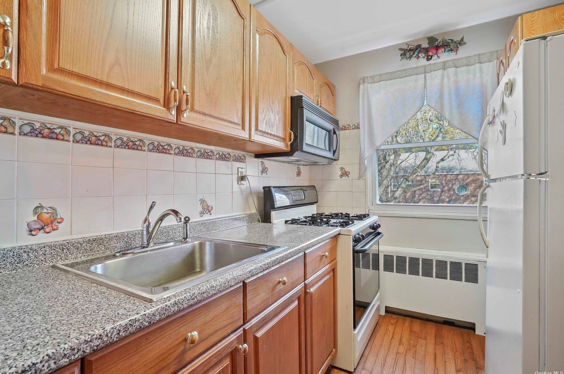 88-07 Shore Pkwy #8, Jamaica, NY 11414