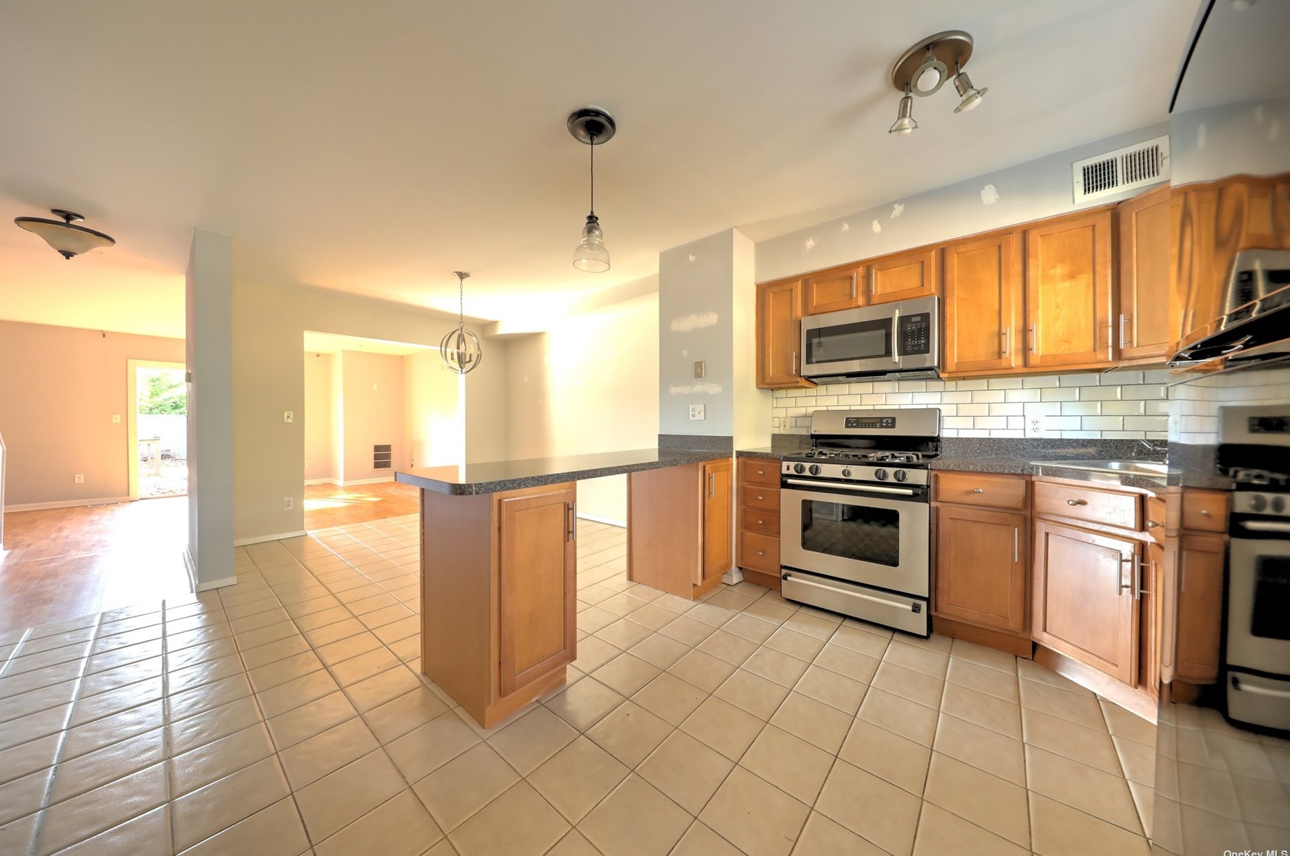 9 Anthony Dr #9, West Islip, NY 11795