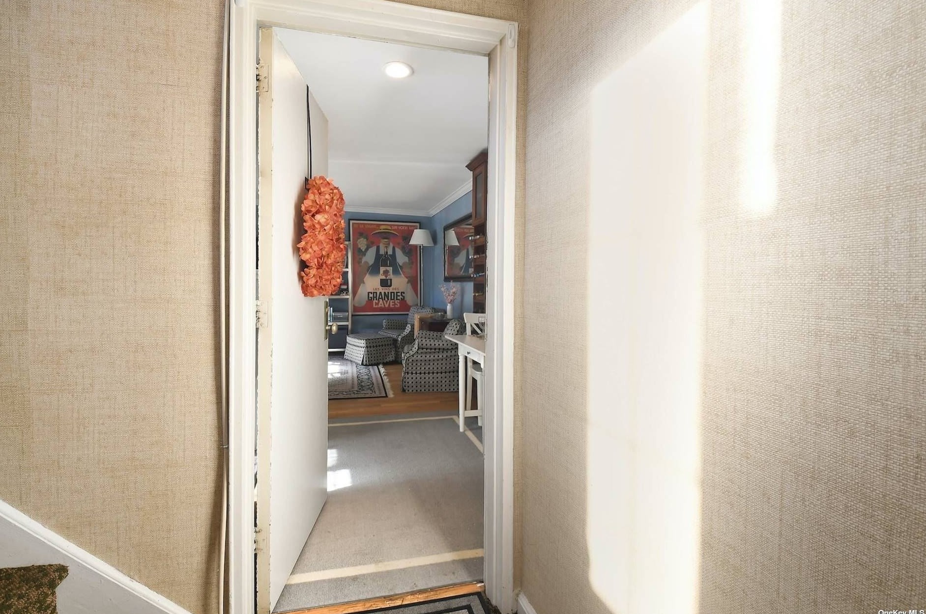 407 Main St, Hunt, NY 11743-3204