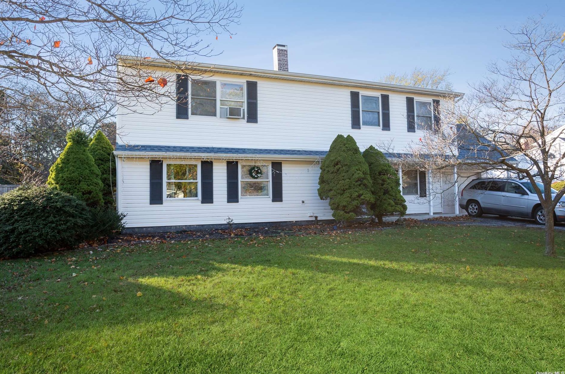 44 White Pine Way, Gordon Heights, NY 11763-4223