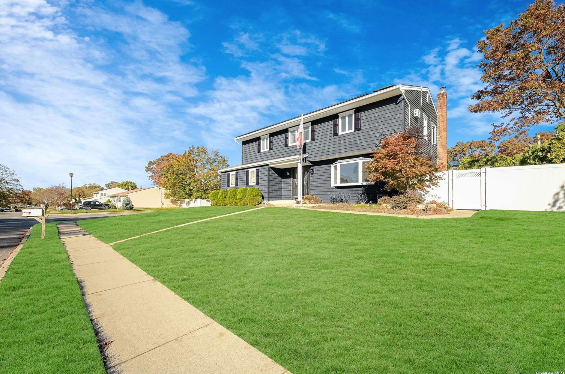 33 Rush St, Prt Jefferson Station, NY 11776-4017