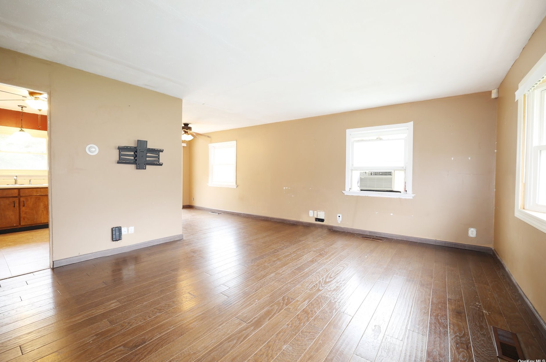 12 Lafayette St, Tappan, NY 10983-1911