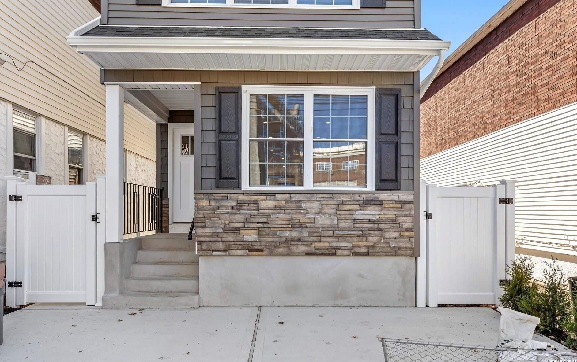 1329 Telegram Ave, Floral Park, NY 11003