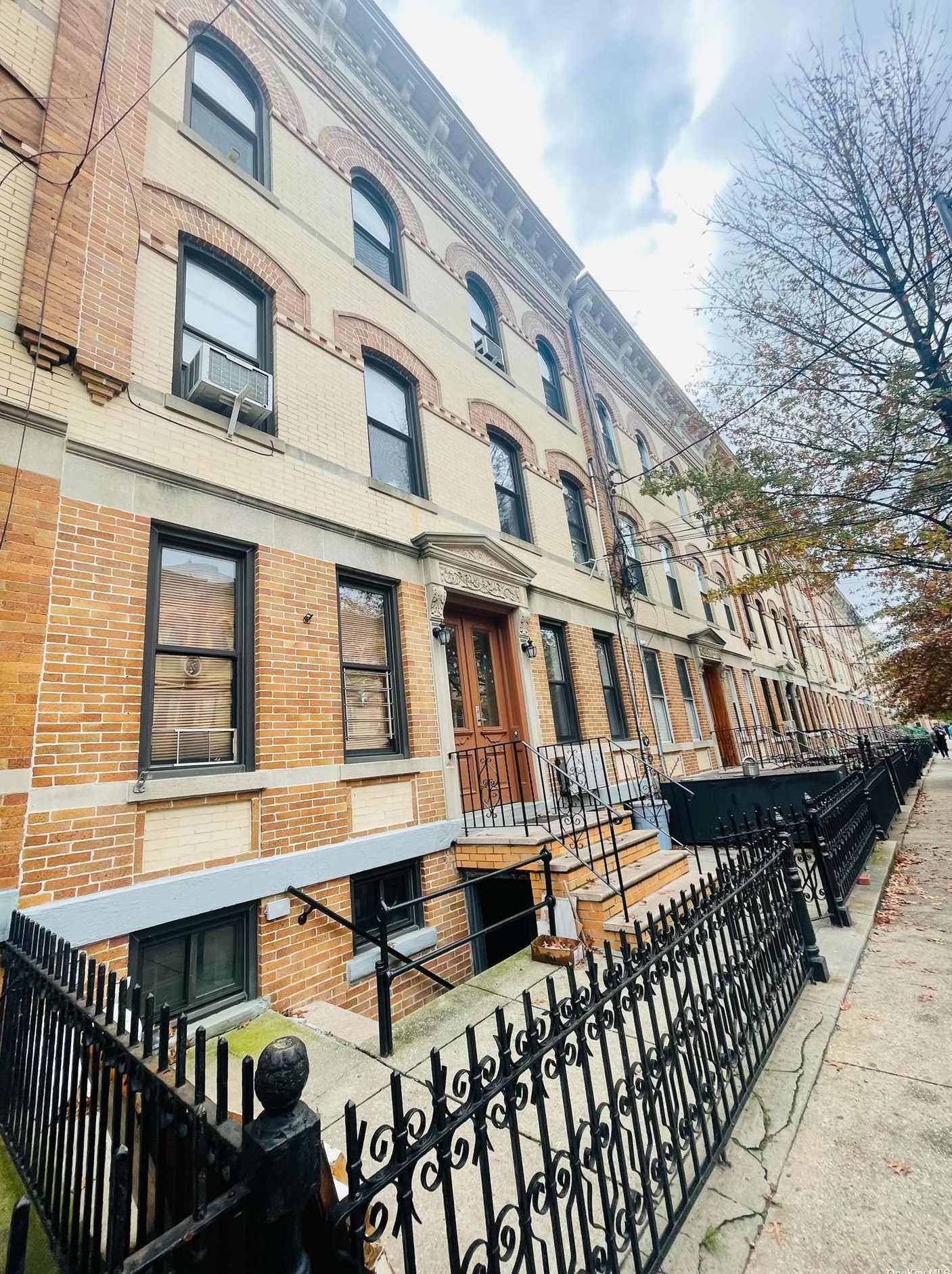 1878 Putnam Ave #3l, Flushing, NY 11385