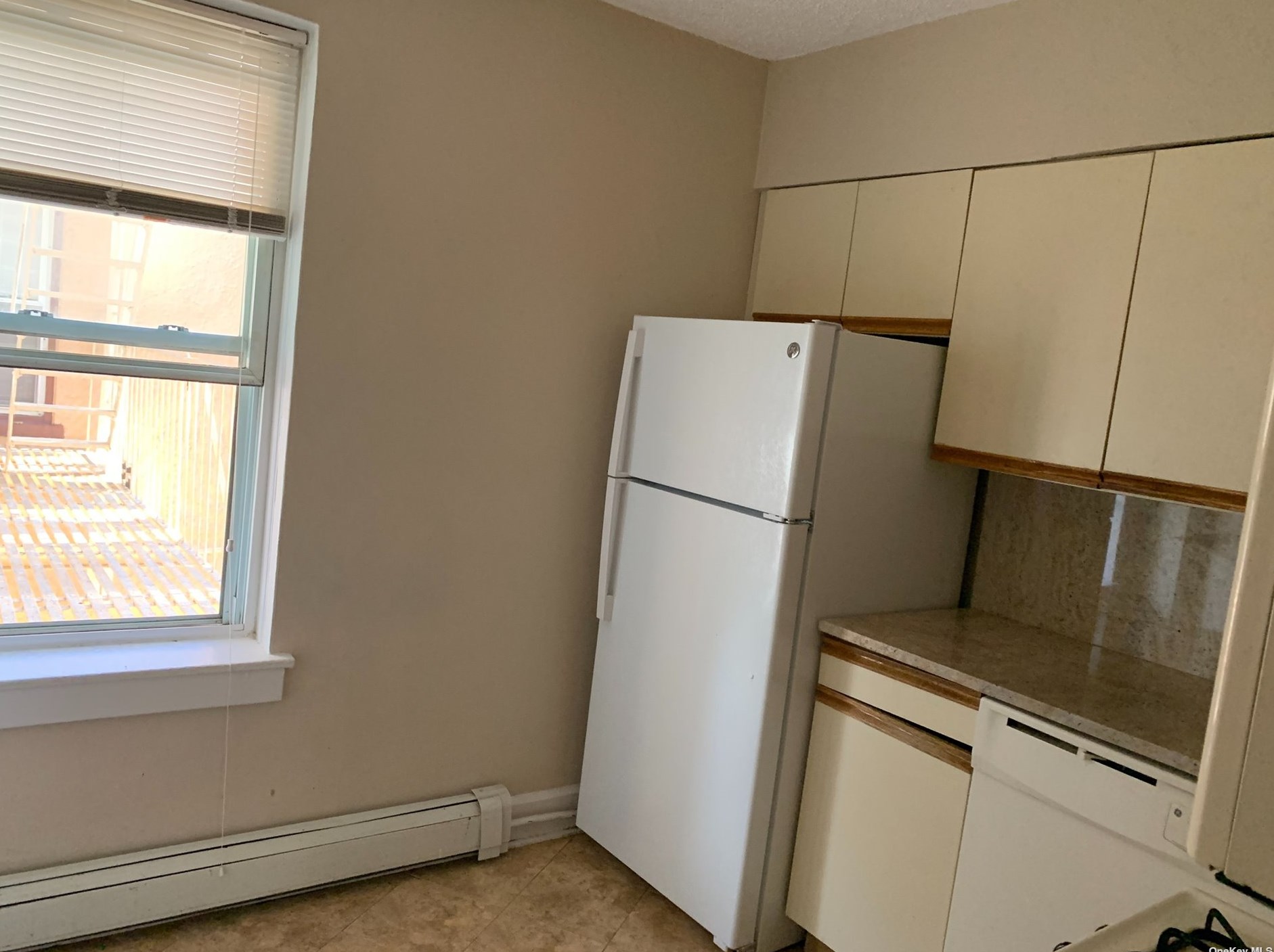 51 Smith St #b2, North Merrick, NY 11566