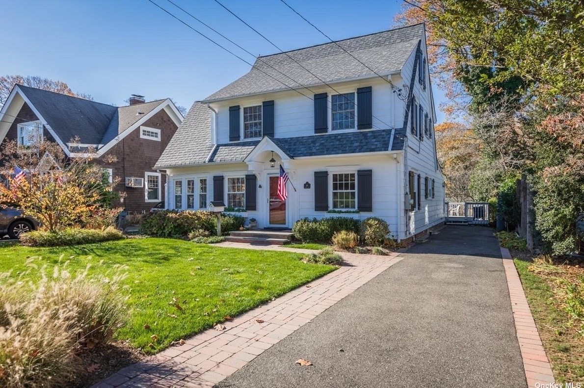 89 Laurel Ave, Northport, NY 11768