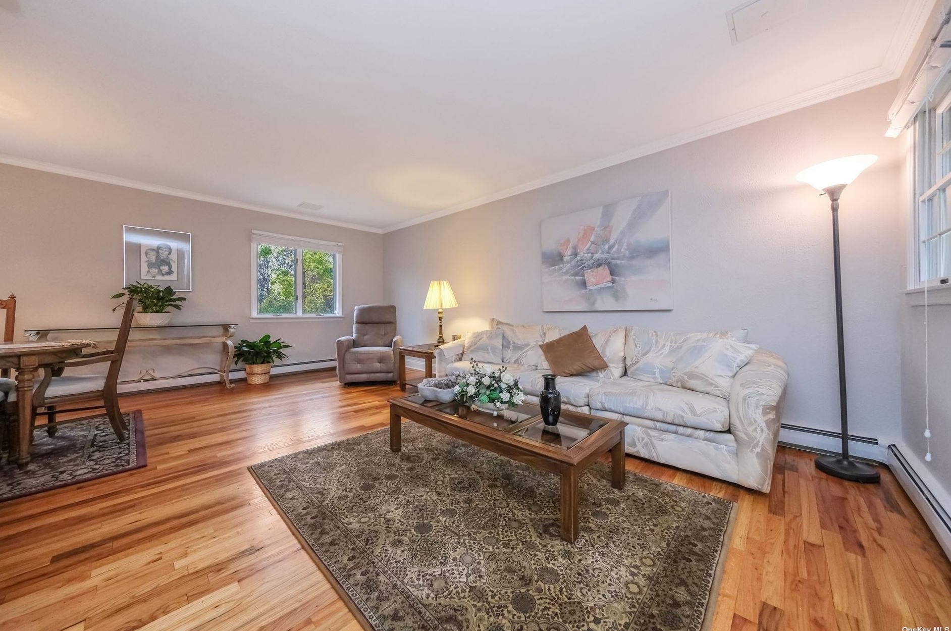 40 Calvert Ave, Hauppauge NY 11779-5917 exterior