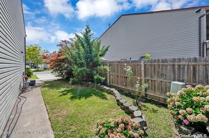 951 Patterson Ave, Staten Island, NY 10306-6028