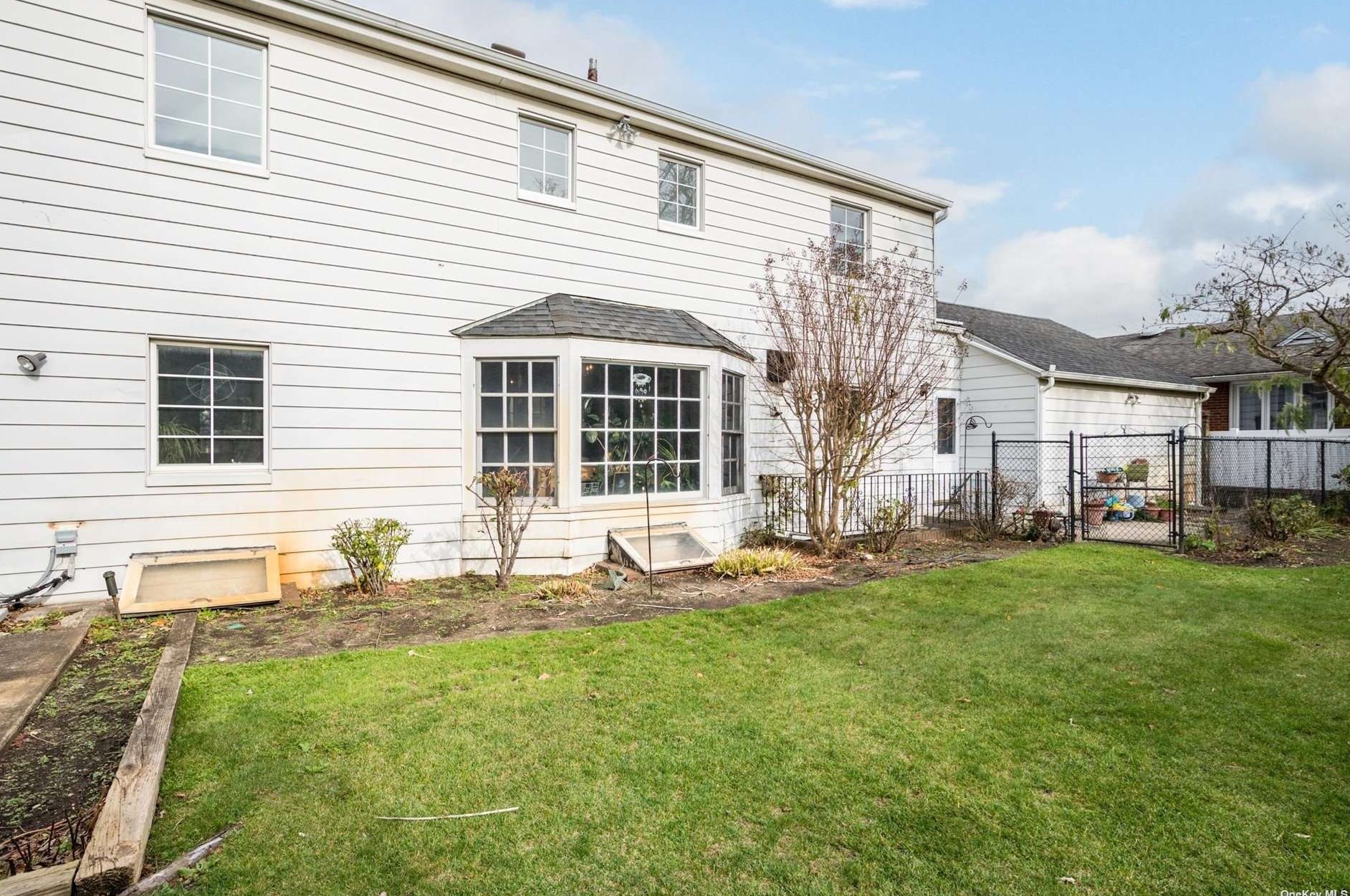 266 Beech St, East Atlantic Beach NY  11561-4225 exterior