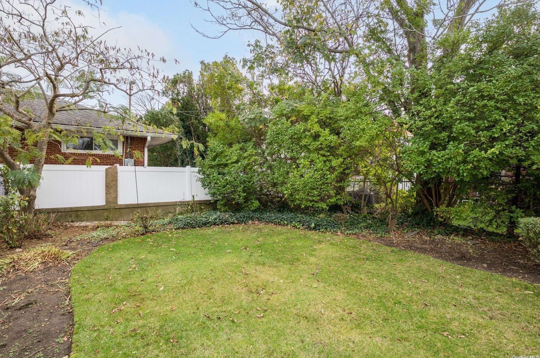 266 Beech St, East Atlantic Beach NY  11561-4225 exterior