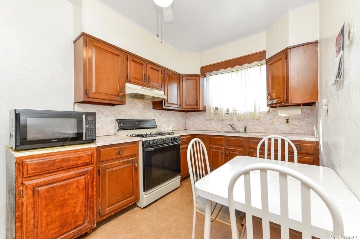 51-50 70th St, Flushing NY exterior