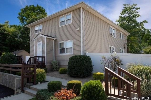 10 Laramie Rd #2, Babylon, NY 11704