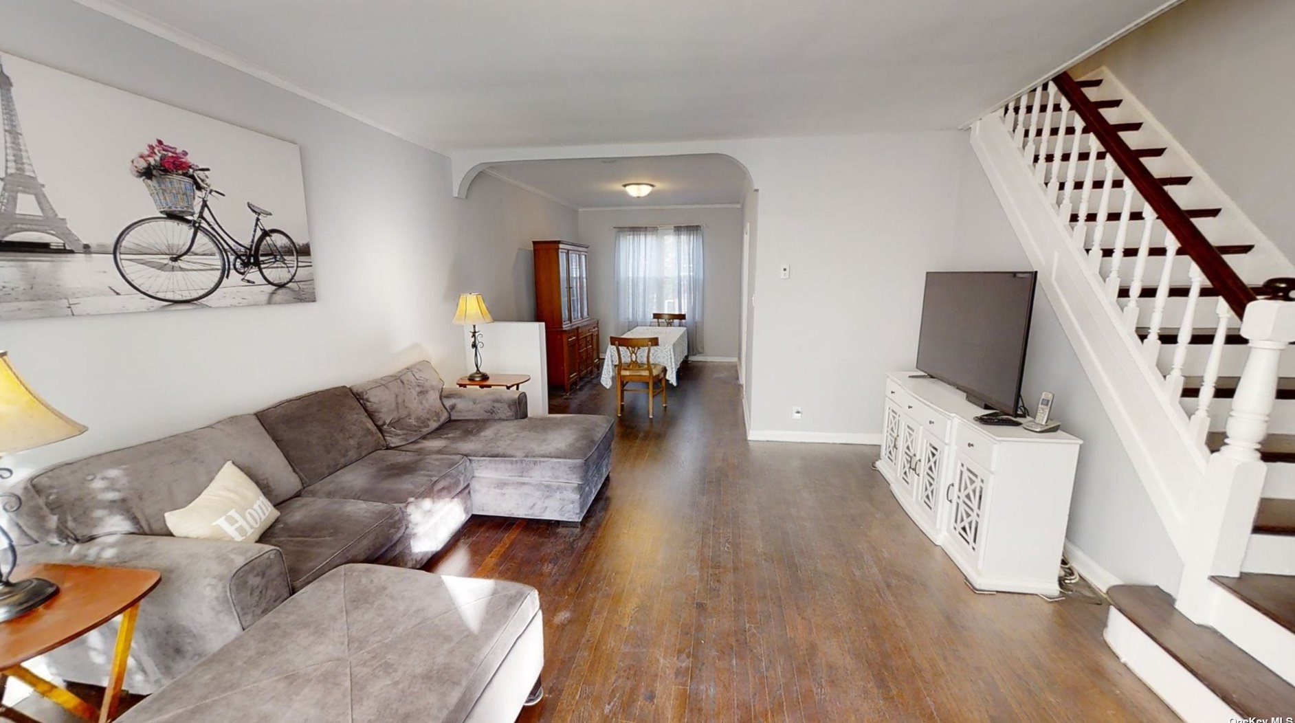 25-31 86th St, Flushing, NY 11369-1028
