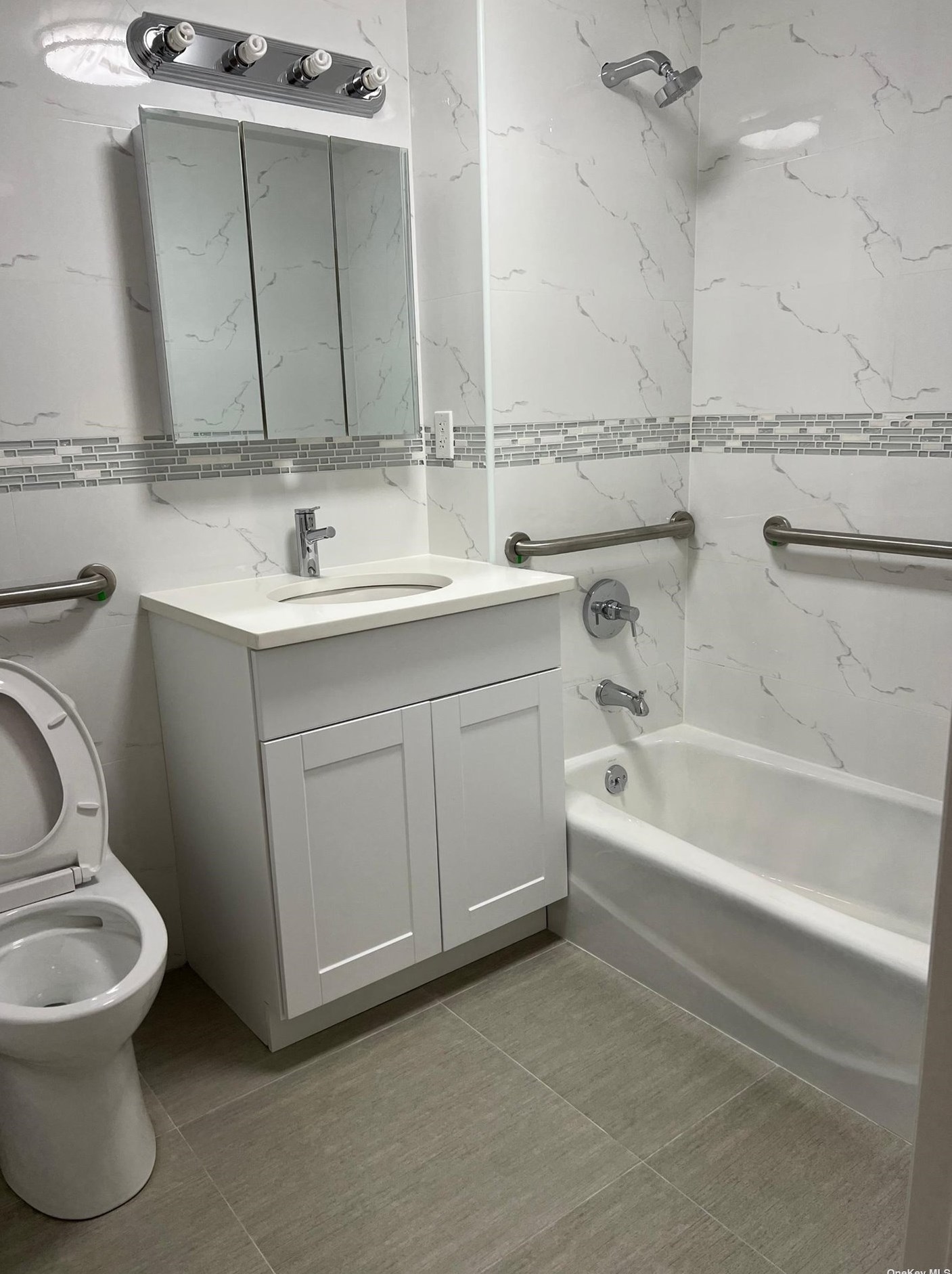 4229 Parsons Blvd #2c, Flushing, NY 11355
