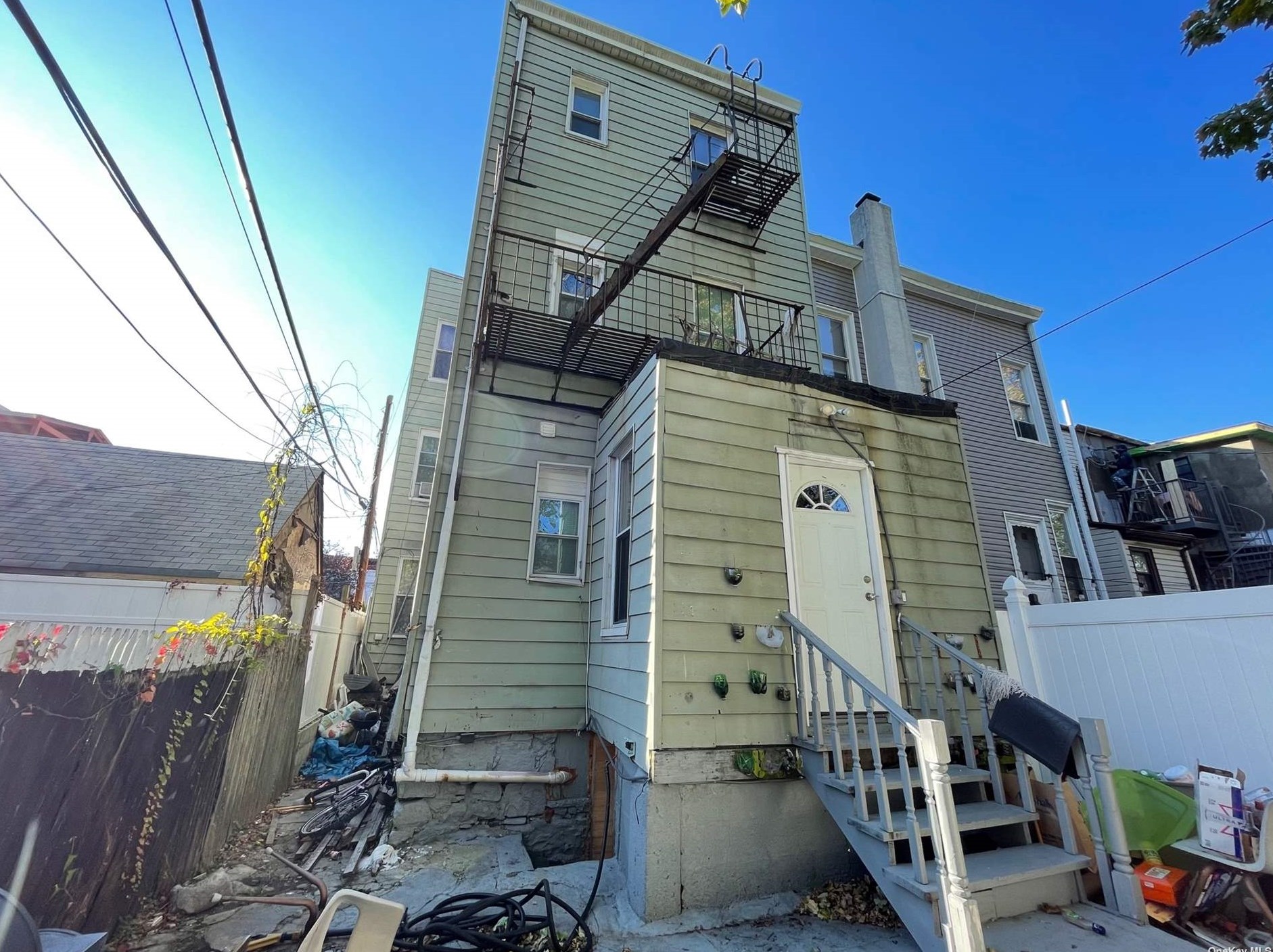 59 Shepherd Ave, Brooklyn NY 11208-1225 exterior