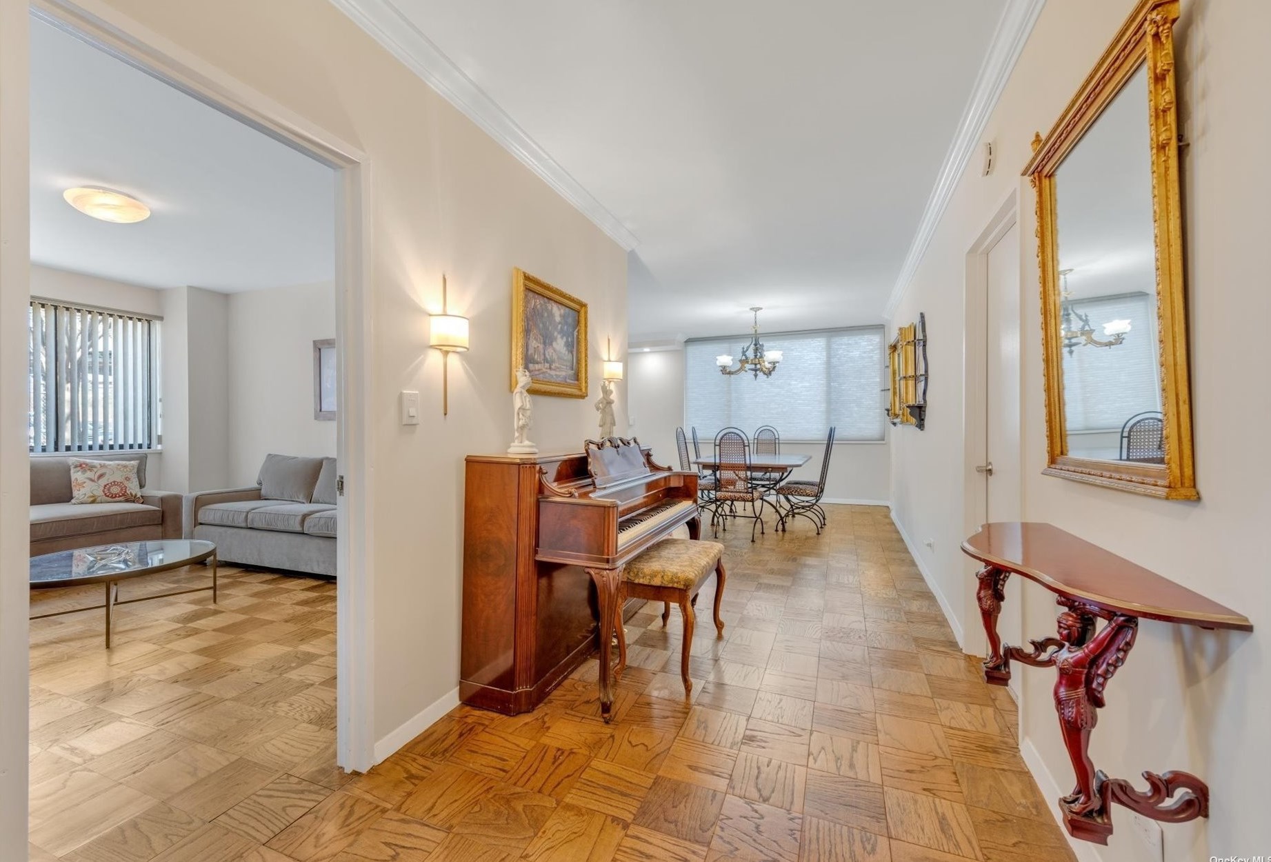 270-10 Grand Central Pkwy #1n, Floral Park, NY 11005